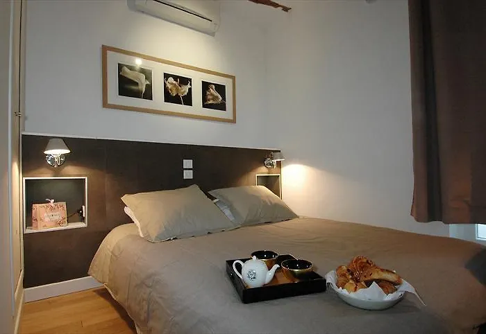 Holidaysinparis-bourg Tibourg Ii Апартаменты Париж